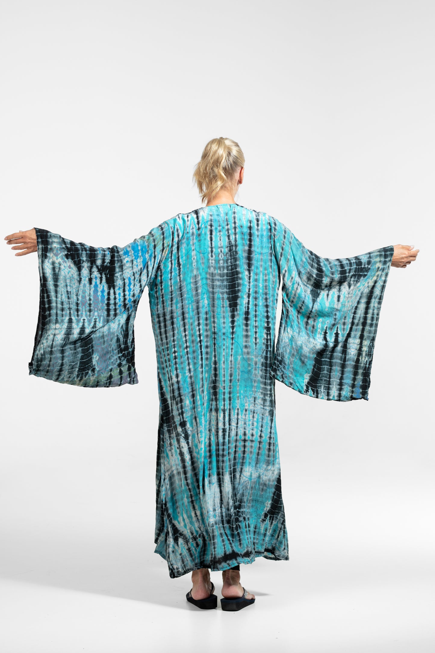 OYA Studio Gaia Kimono – Handcrafted Luxury in Recycled Saree Silk, Grounding Frequency, blue-turquoise-black