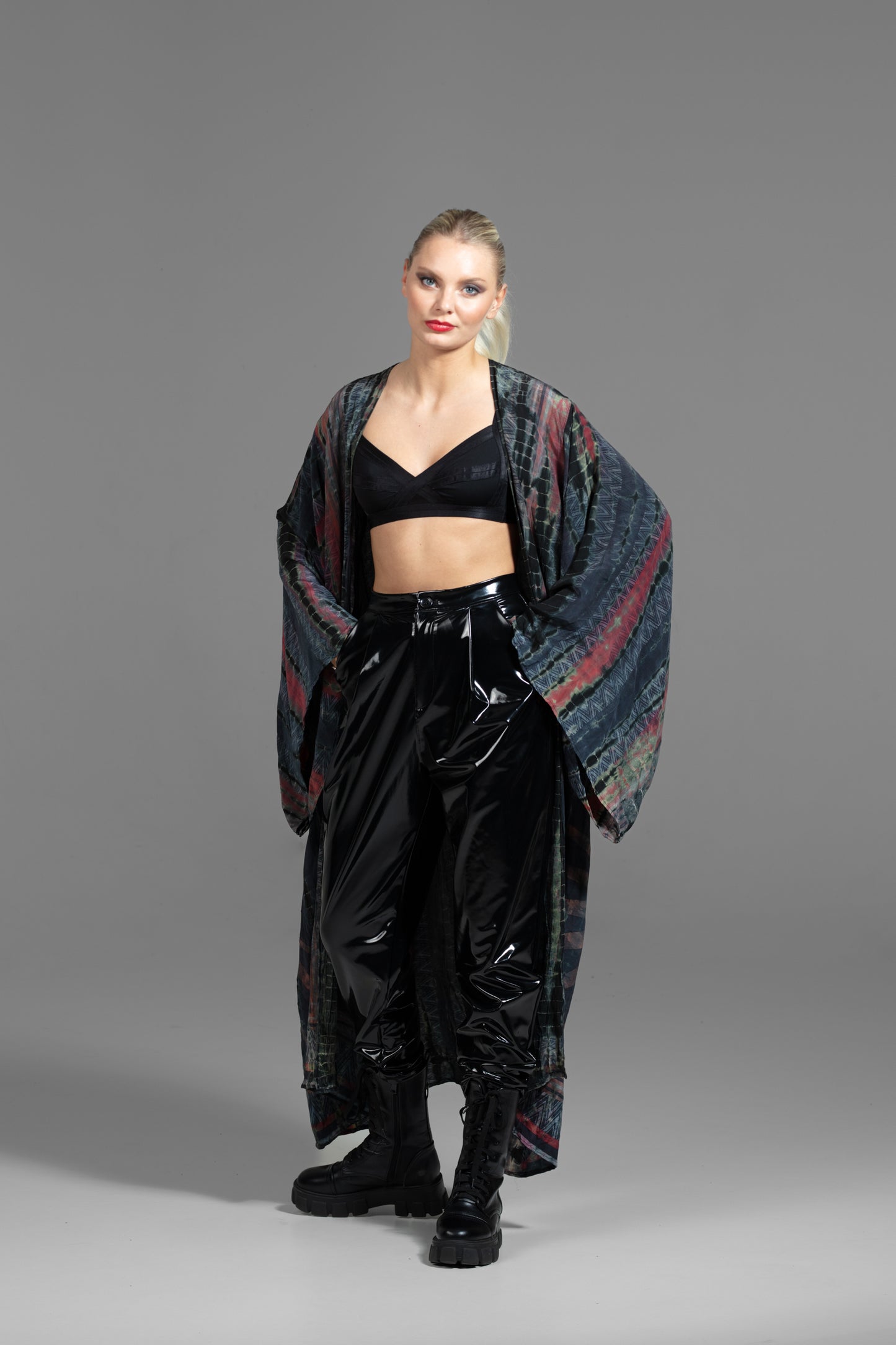 Gaia Kimono red-navy-black patterned