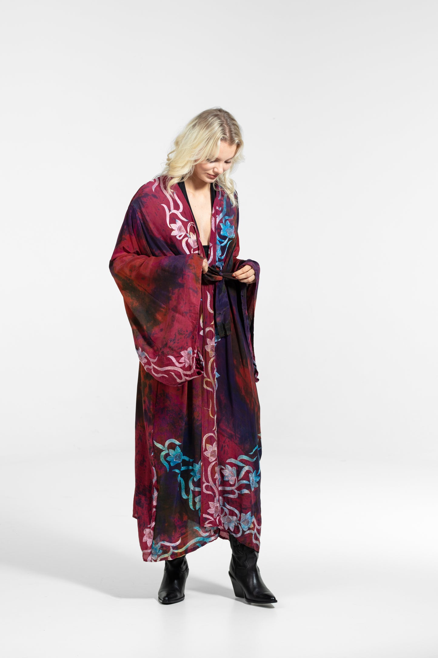 Devi Kimono bestickt rosa-orange-lila
